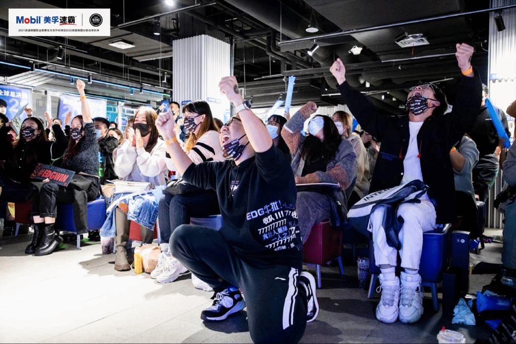 2021-11-28 11:14:04.524000